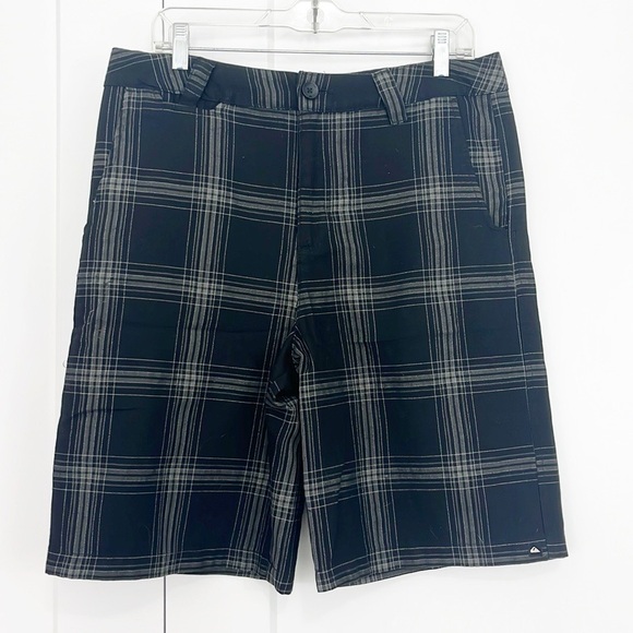 Quiksilver Size 32 Gray, Black Plaid Shorts with Pockets - Picture 1 of 10
